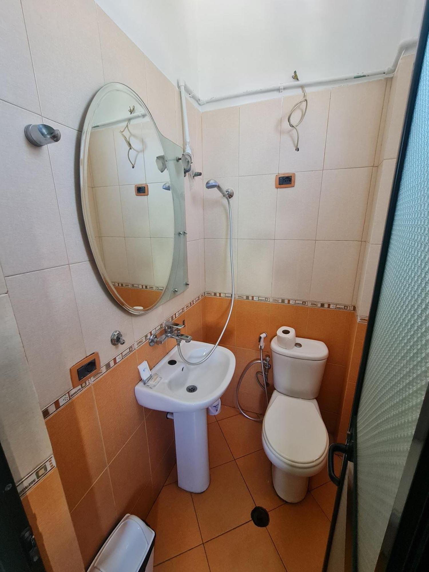 Hotel La Villa Tirana Esterno foto