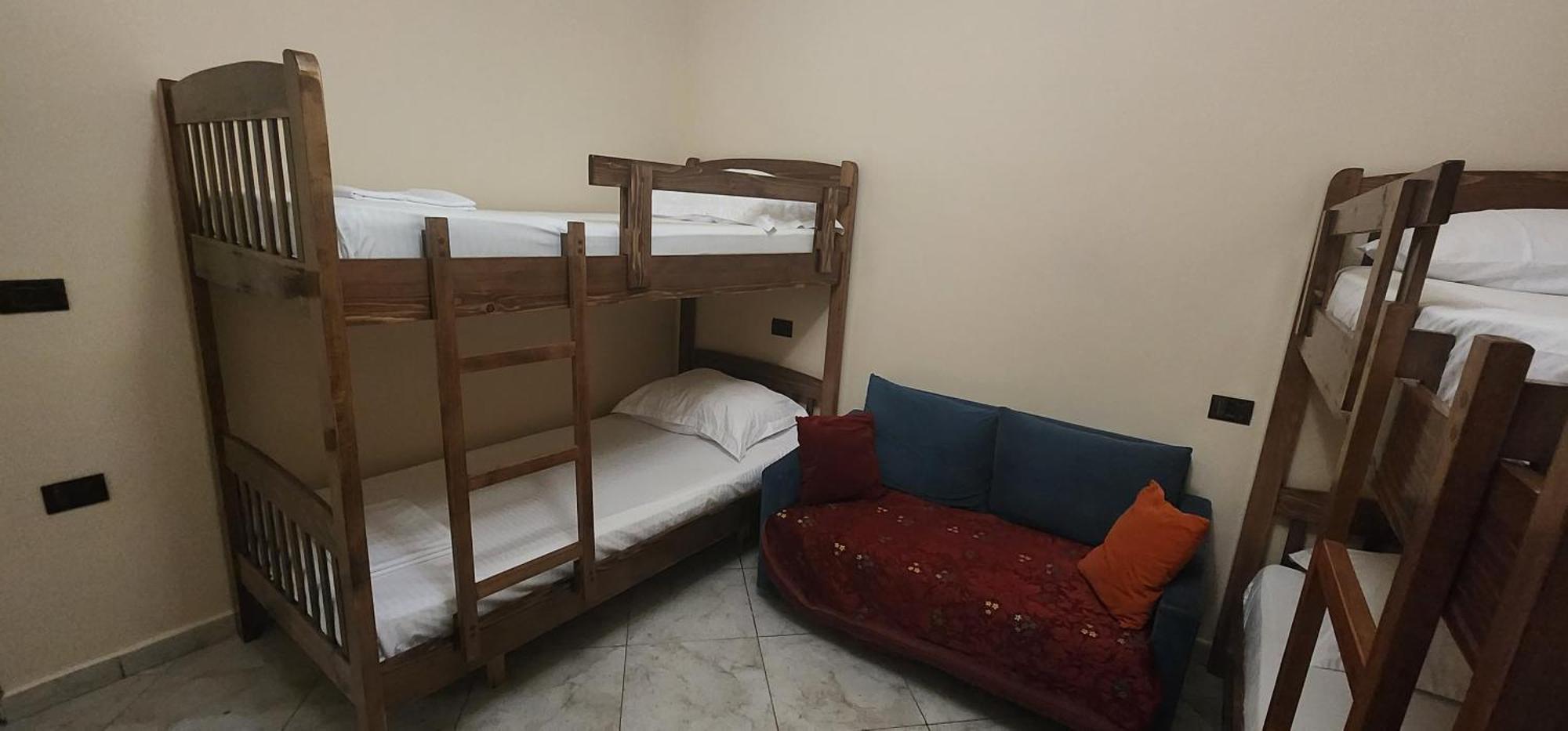 Hotel La Villa Tirana Esterno foto
